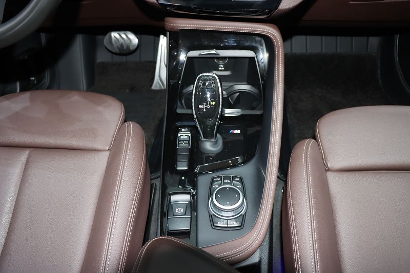 宝马X1 2020款 sDrive20Li 尊享型 国VI