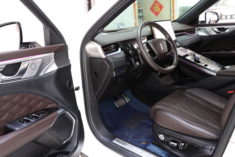 WEY 摩卡 2021款 2.0T 两驱特醇版
