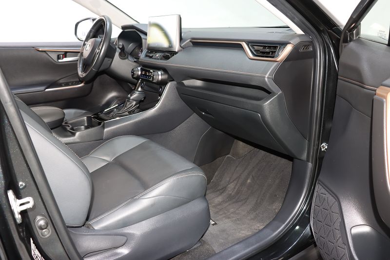 丰田 威兰达 2022款 2.0L CVT两驱骑士版