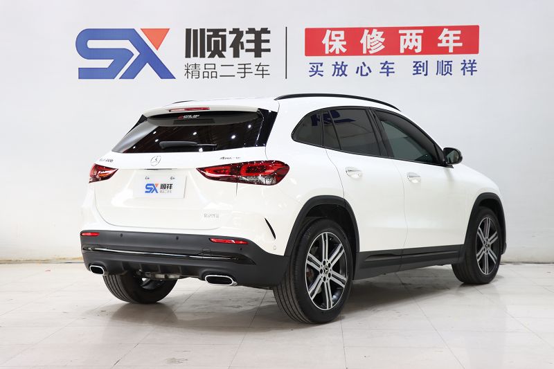 奔驰GLA级 2022款 GLA 220 4MATIC