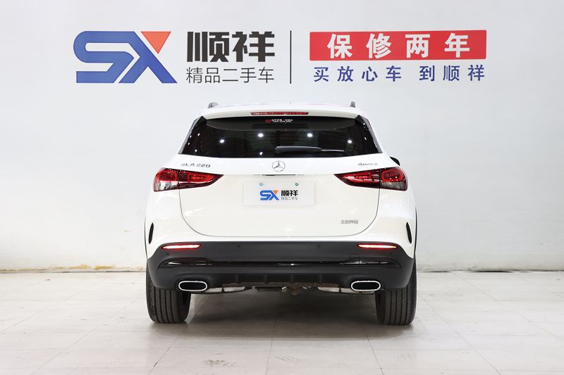 奔驰GLA级 2022款 GLA 220 4MATIC