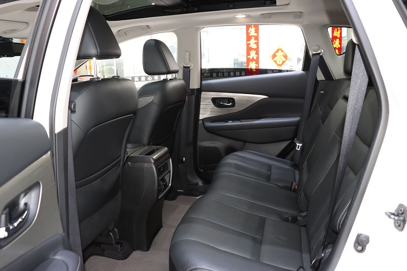 日产 楼兰 2021款 2.5 S/C HEV XE 四驱混动智联尊尚版