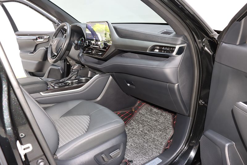 丰田 皇冠陆放 2023款 2.5L HEV四驱豪华版