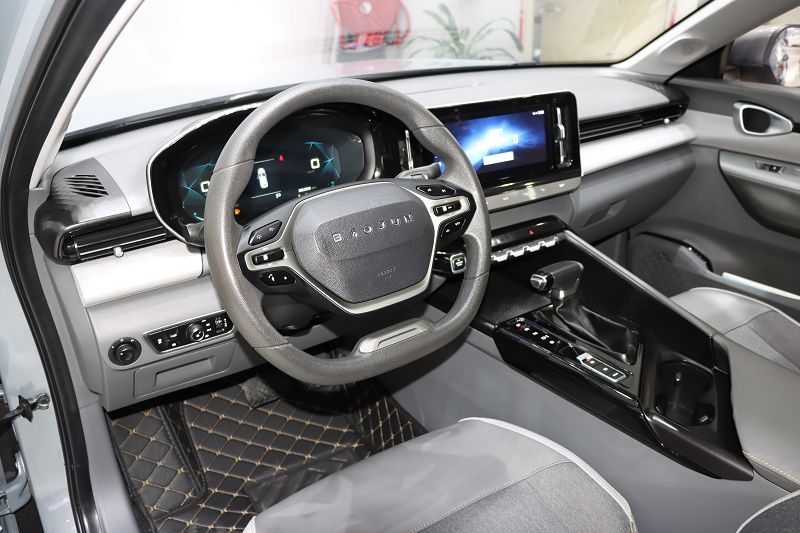 宝骏RC-5 2020款 1.5T CVT智耀豪华型