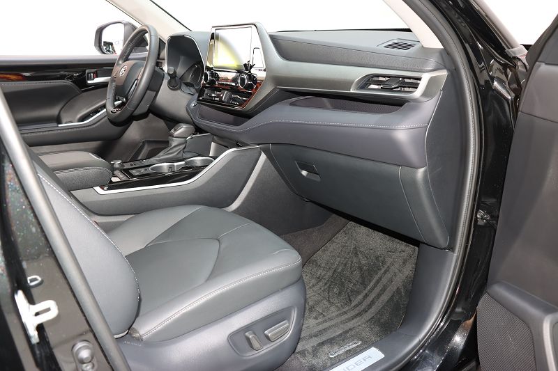丰田 汉兰达 2022款 2.0T 380T 四驱豪华版 7座