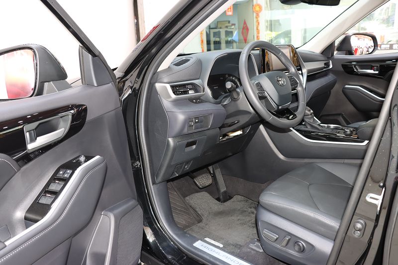丰田 汉兰达 2022款 2.0T 380T 四驱豪华版 7座
