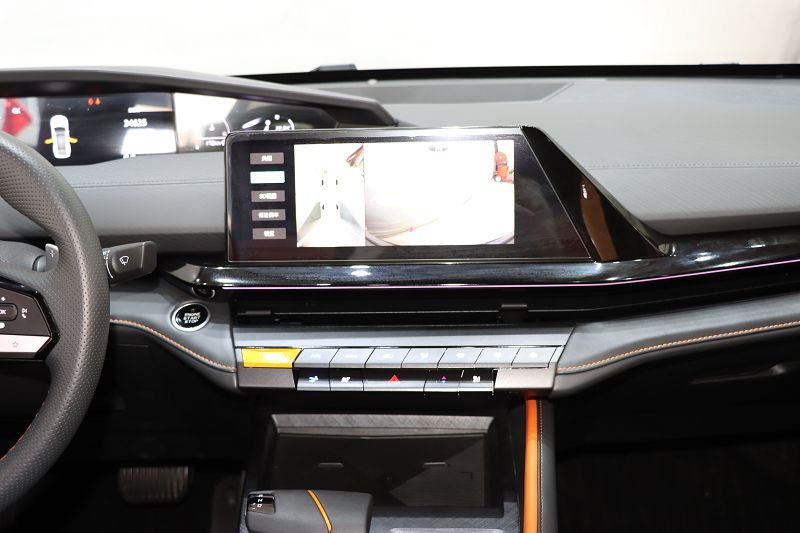 长安UNI-V 2022款 1.5T 智慧领航型