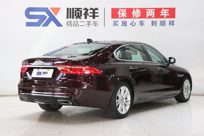 捷豹XFL 2018款 XFL 2.0T 250PS 尊享版
