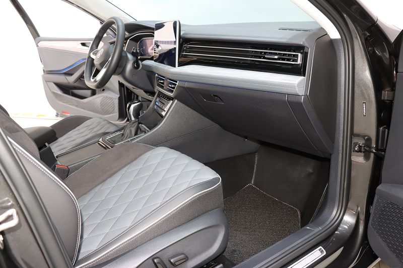 大众速腾 2025款 300TSI DSG卓越版