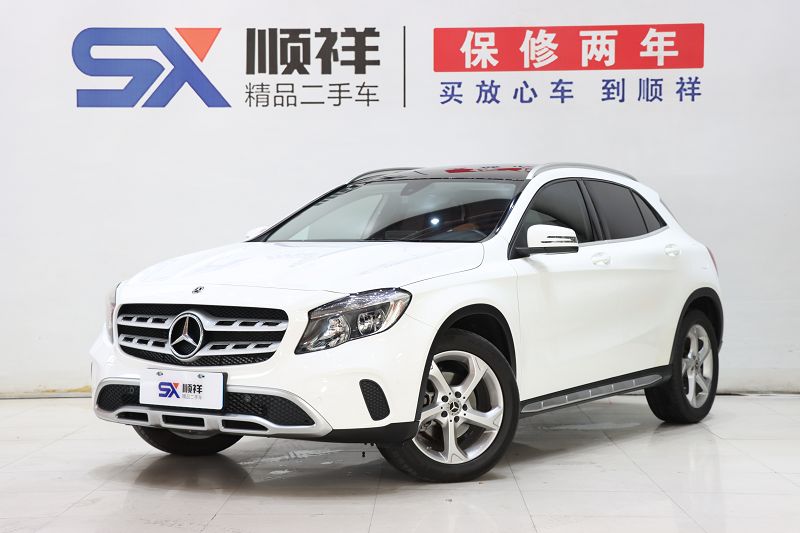 奔驰GLA级 2019款 GLA 200 动感型