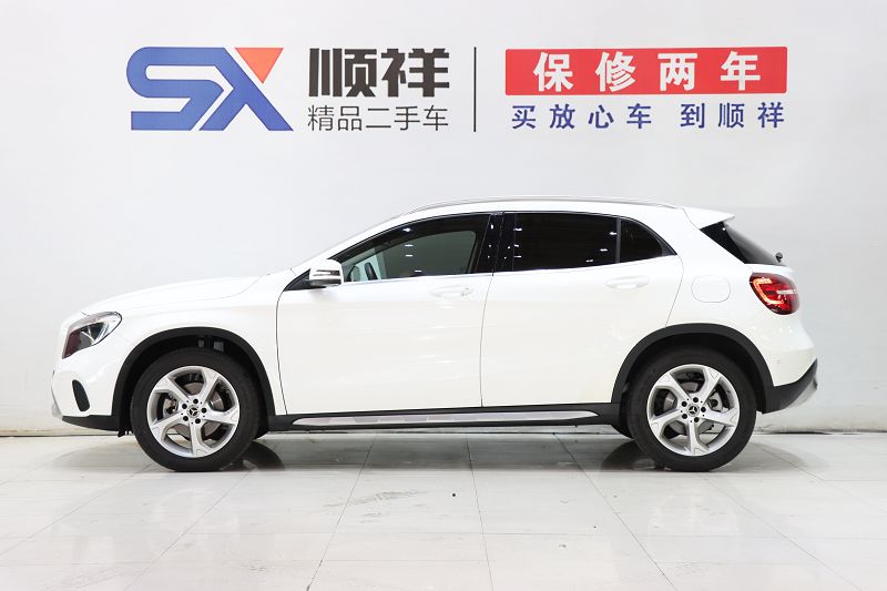 奔驰GLA级 2019款 GLA 200 动感型