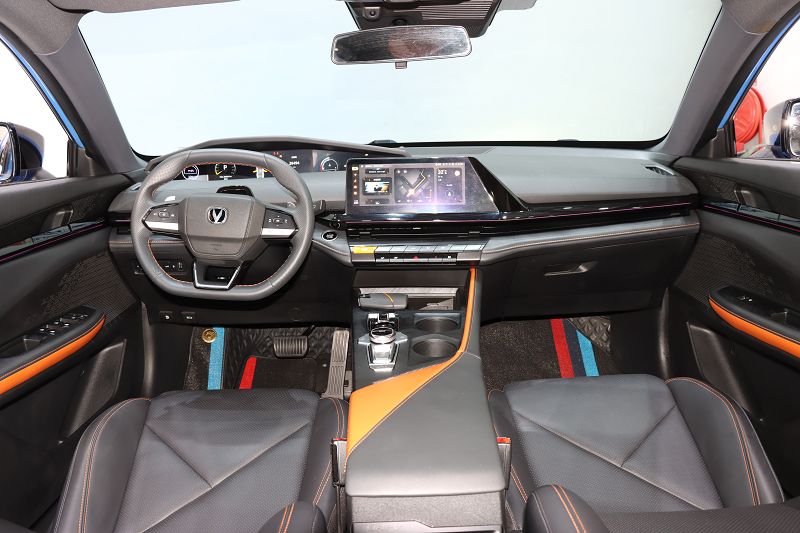 长安UNI-V 2022款 1.5T 智慧领航型