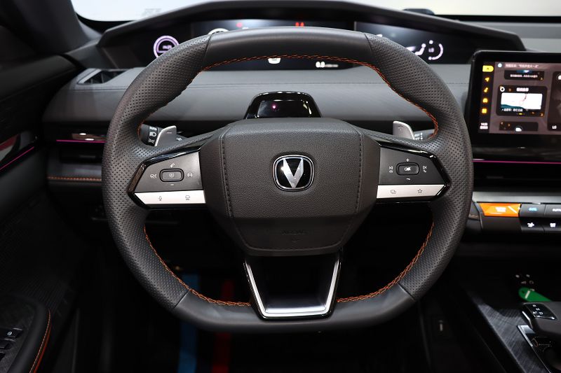 长安UNI-V 2022款 1.5T 智慧领航型