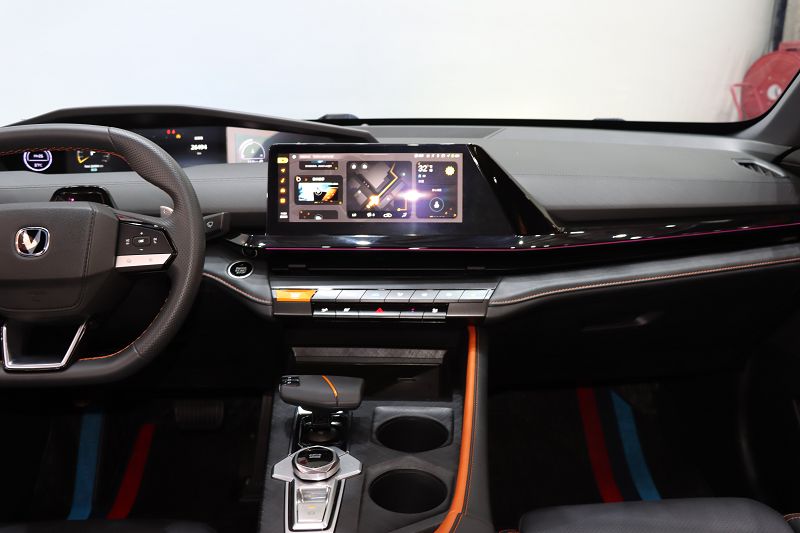 长安UNI-V 2022款 1.5T 智慧领航型