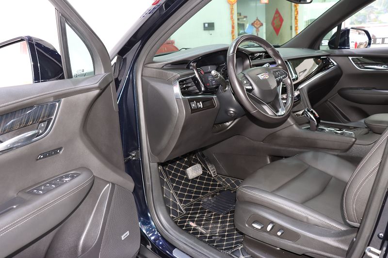 凯迪拉克XT6 2021款 2.0T 六座两驱豪华型