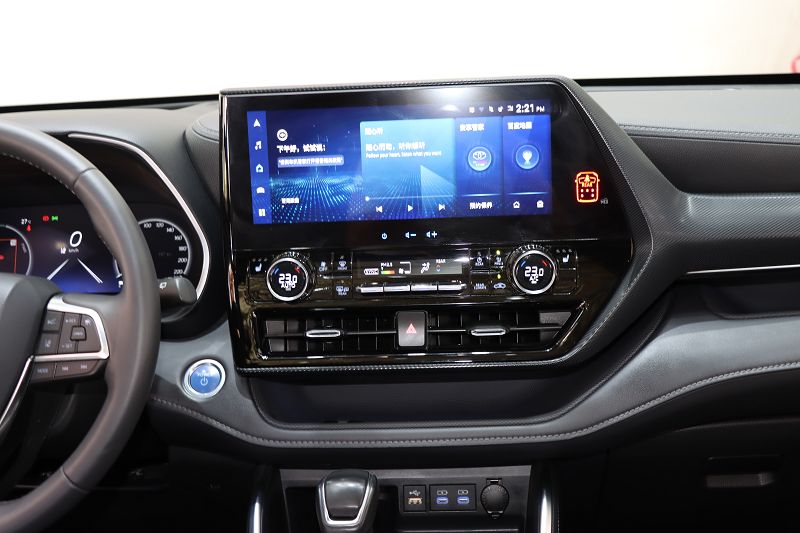 丰田 皇冠陆放 2022款 2.5L HEV四驱尊贵版