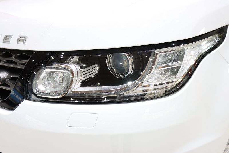 路虎 揽胜运动版 2017款 揽胜运动 3.0 SC V6 SE