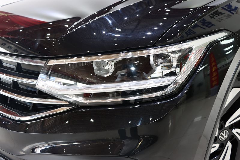 大众 途观L 2024款 出众款 300TSI 自动两驱龙腾版