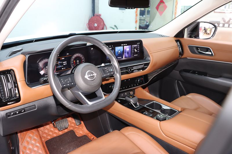 日产 探陆 2024款 380VC-TURBO 四驱智驾版 7座