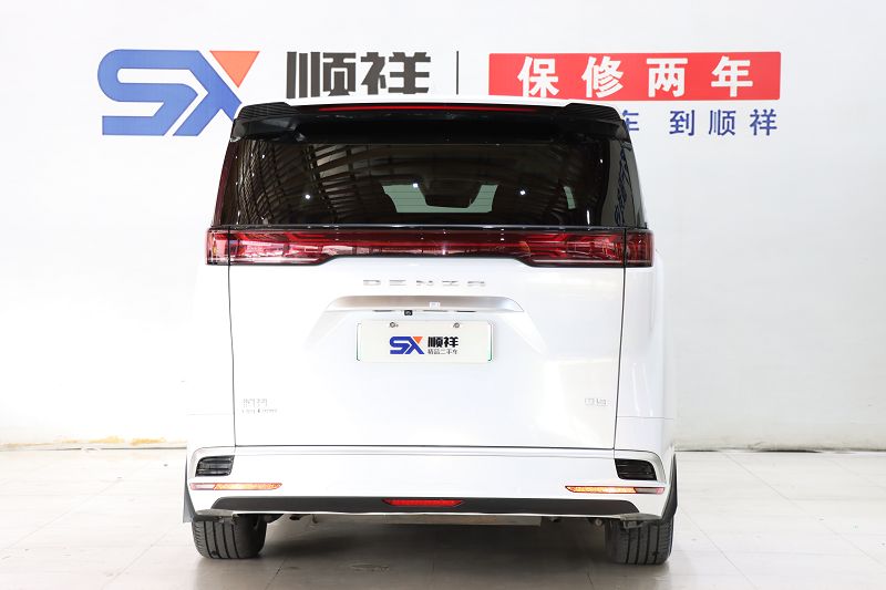 腾势D9 2022款 DM-i 970 四驱旗舰型