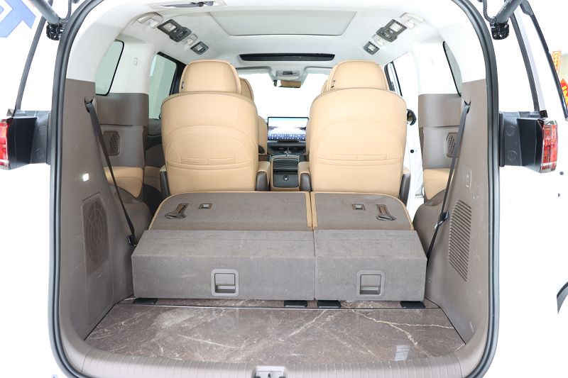 腾势D9 2022款 DM-i 970 四驱旗舰型