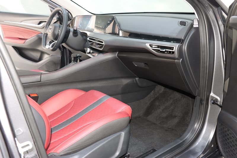 长安 逸动 2021款 PLUS 蓝鲸NE 1.4T GDI DCT尊贵型 国VI