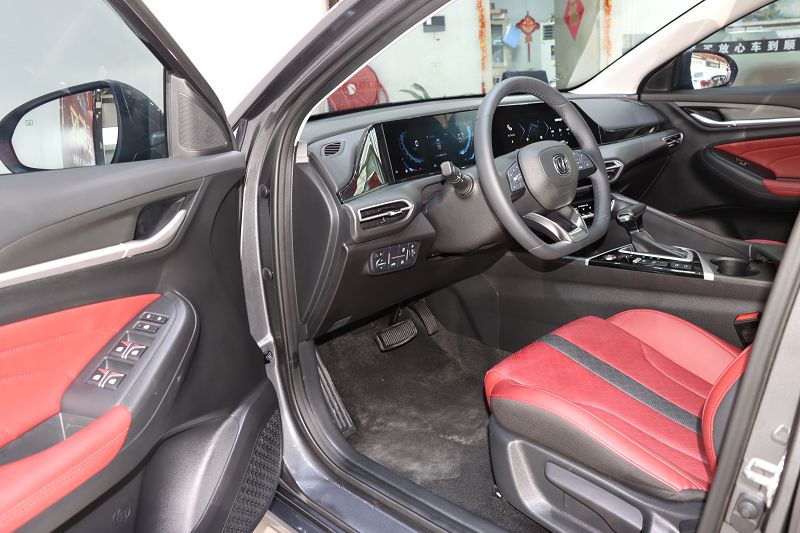 长安 逸动 2021款 PLUS 蓝鲸NE 1.4T GDI DCT尊贵型 国VI