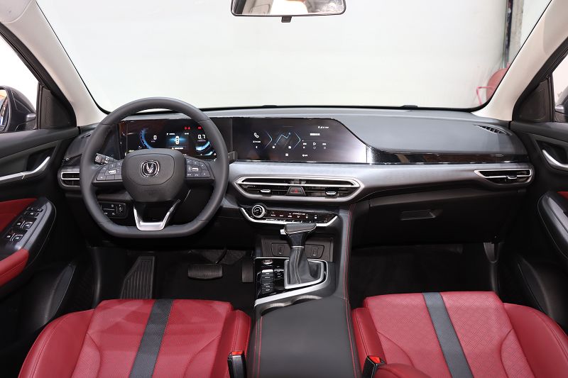 长安 逸动 2021款 PLUS 蓝鲸NE 1.4T GDI DCT尊贵型 国VI