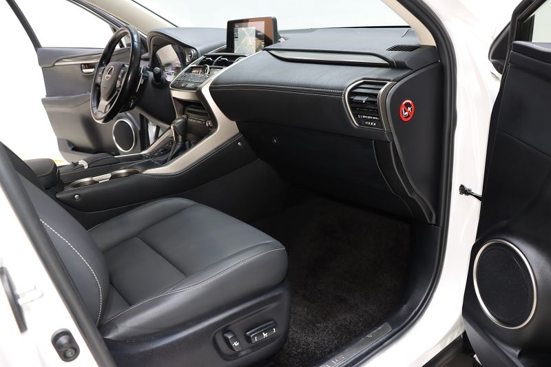 雷克萨斯NX 2017款 300h 前驱 锋尚版