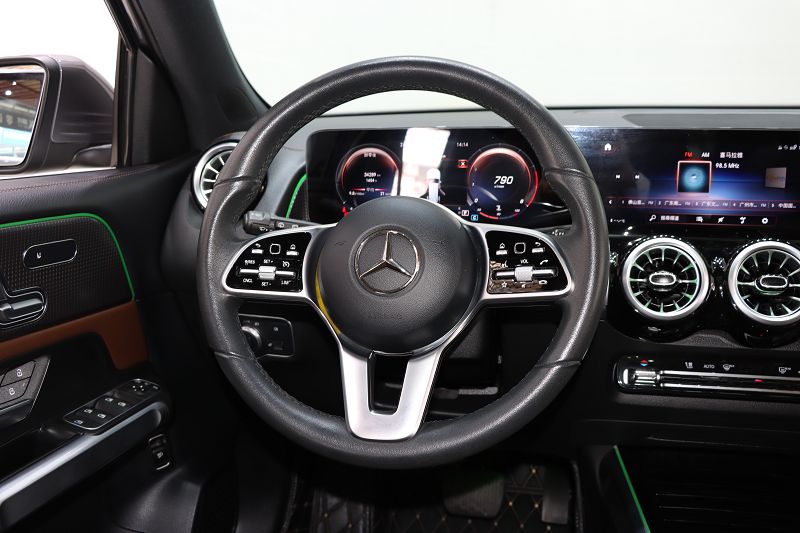 奔驰GLB级 2022款 GLB 200 时尚型