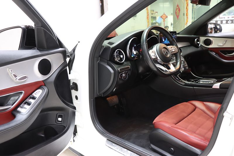 奔驰C级 2019款 C 260 运动版