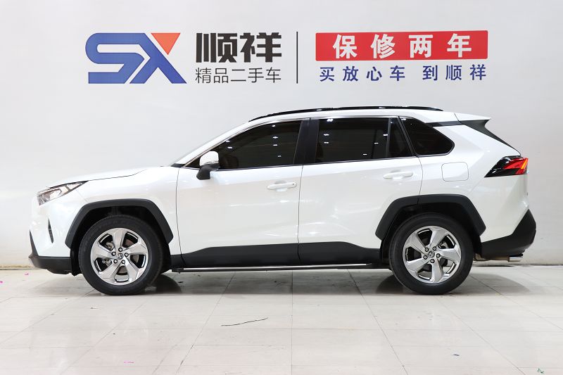 丰田 RAV4荣放 2022款 2.0L CVT两驱风尚版