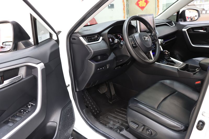 丰田 RAV4荣放 2022款 2.0L CVT两驱风尚版