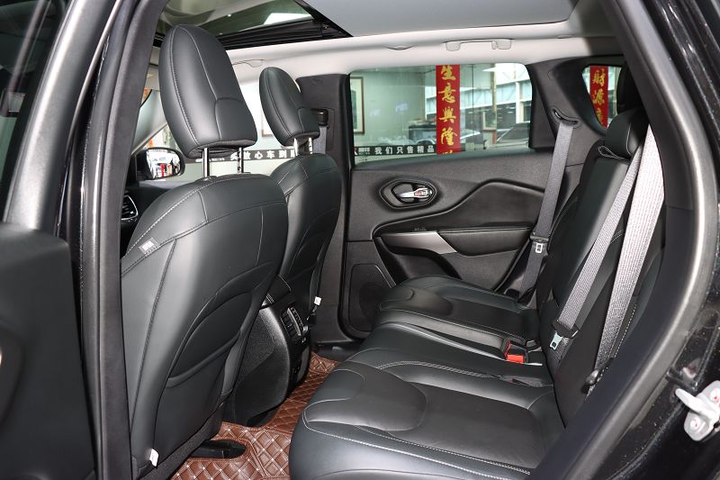 Jeep 自由光 2019款 2.0T 两驱智享版 国V