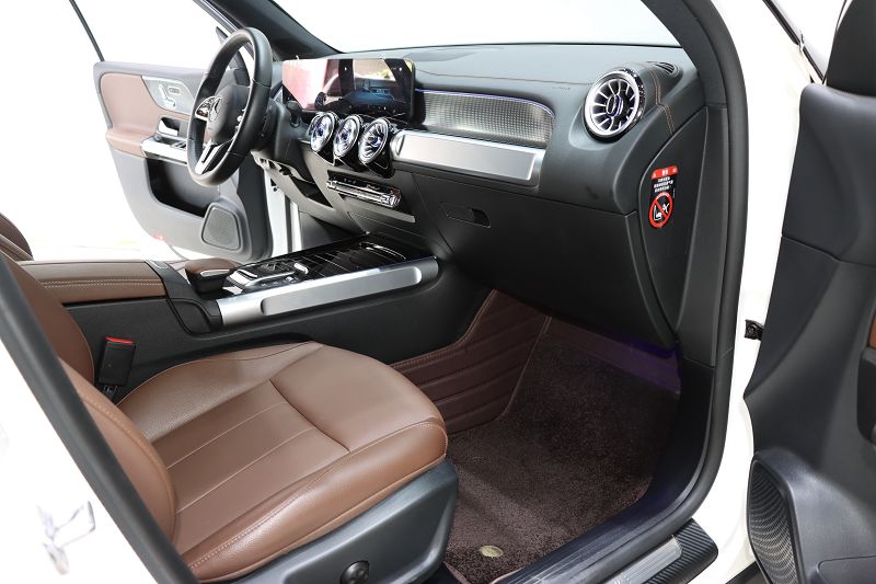 奔驰GLB级 2022款 GLB 220 时尚型