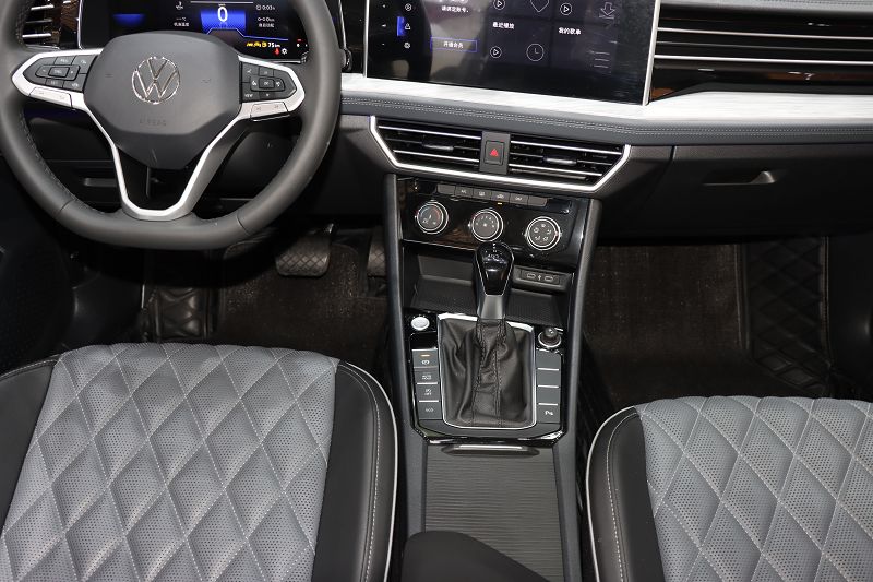 大众 速腾 2023款 300TSI DSG超越版