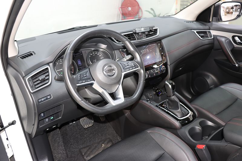 日产 逍客 19款 2.0L CVT豪华