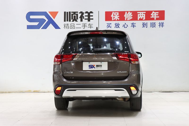 三菱 欧蓝德 2019款 2.4L 四驱致享版 5座 国VI