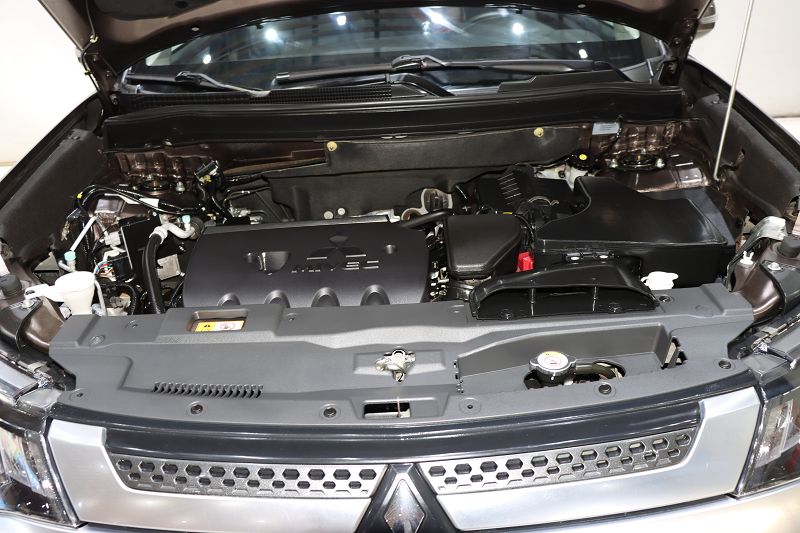 三菱 欧蓝德 2019款 2.4L 四驱致享版 5座 国VI