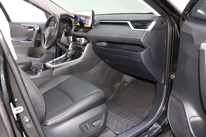 丰田 RAV4荣放 2023款 2.0L CVT两驱风尚版