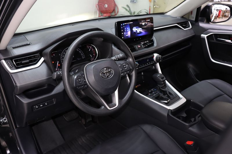 丰田 RAV4荣放 2023款 2.0L CVT两驱风尚版