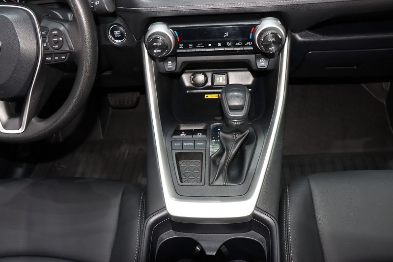 丰田 RAV4荣放 2023款 2.0L CVT两驱风尚版