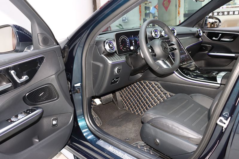 奔驰C级 2023款 C 260 L 运动版