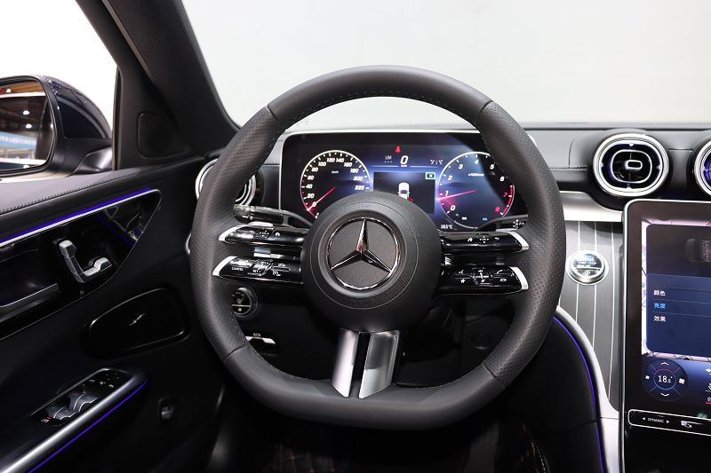 奔驰C级 2023款 C 260 L 运动版