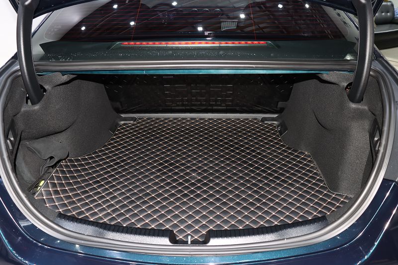 奔驰C级 2023款 C 260 L 运动版