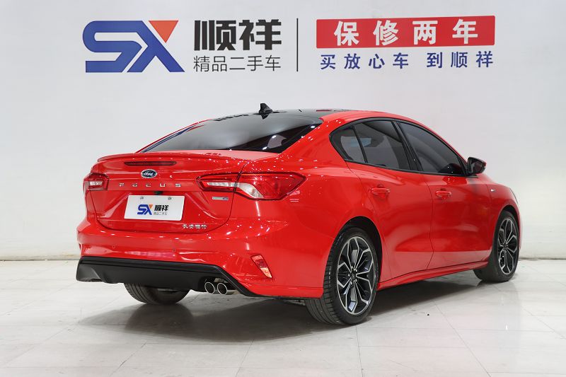 福特 福克斯 2020款 三厢 EcoBoost 180 自动ST Line 国VI