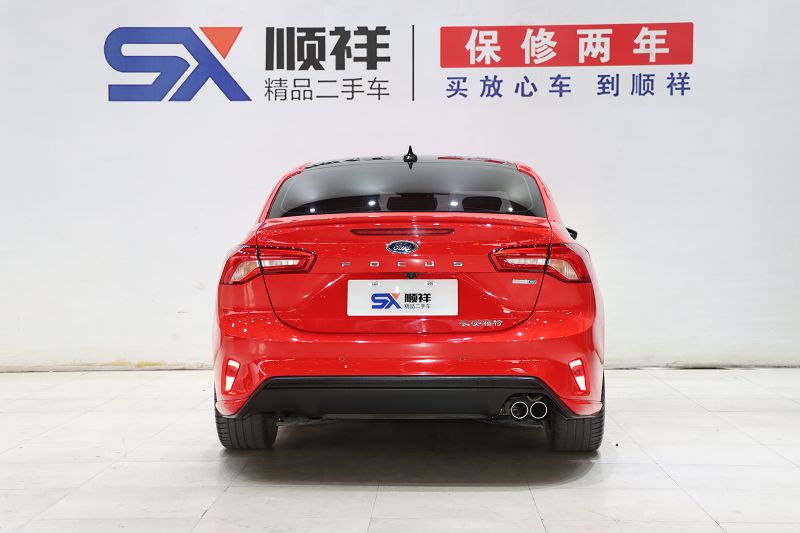 福特 福克斯 2020款 三厢 EcoBoost 180 自动ST Line 国VI