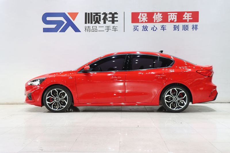 福特 福克斯 2020款 三厢 EcoBoost 180 自动ST Line 国VI