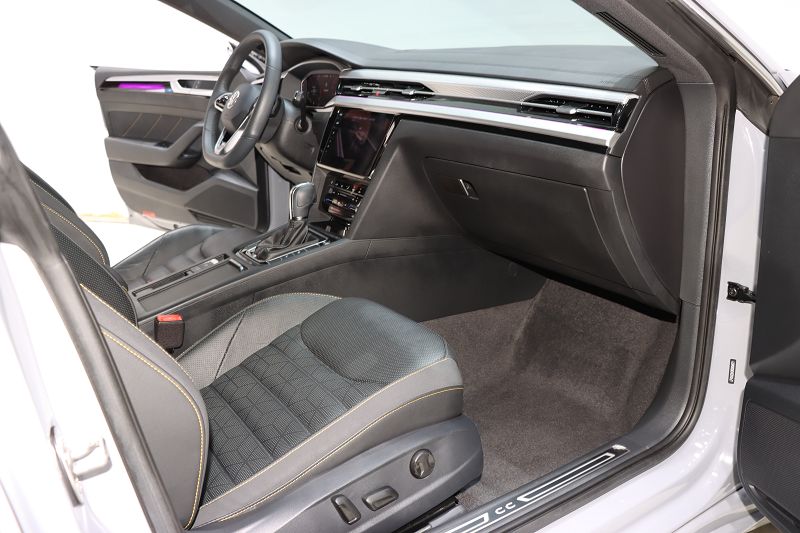 一汽-大众CC 2024款 380TSI 夺目版