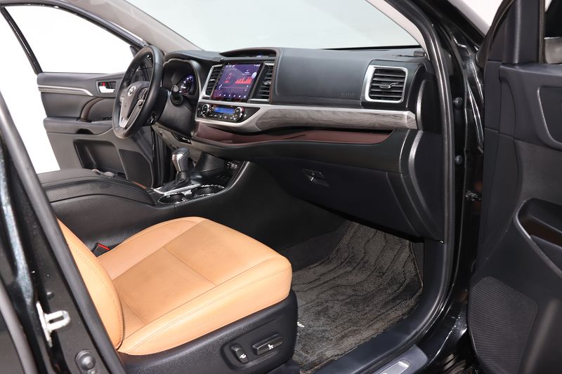 丰田 汉兰达 2018款 2.0T 四驱骑士版 7座 国VI